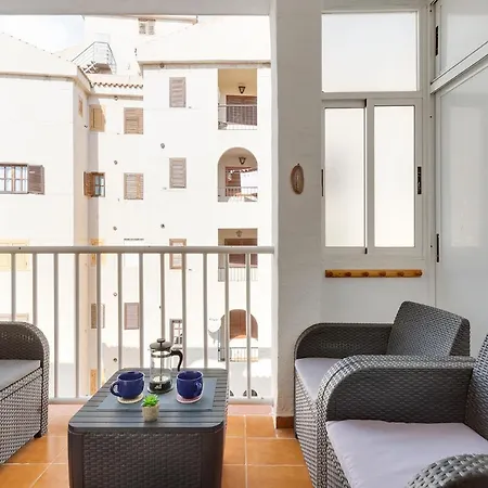 With Pool & Balcony Less Than 10min Walk To La Mata Beach! Apartment *