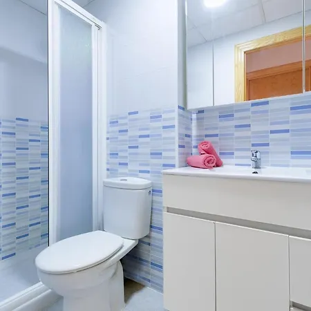 With Pool & Balcony Less Than 10min Walk To La Mata Beach! Torrevieja